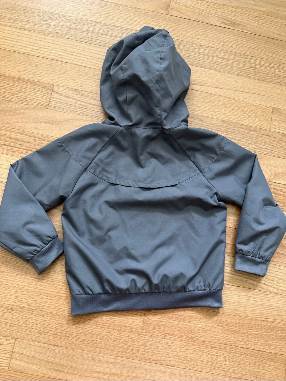NWOT Nike Kids' Hooded Windbreaker in Gray with White Logo